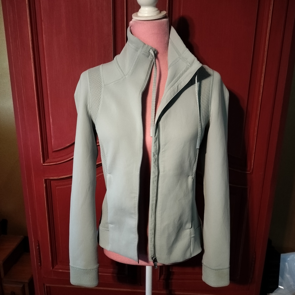 Lululemon Women's Light Gray Utility Jacket